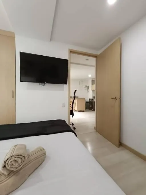Comodo Apartamento En Laureles, Cerca Al Estadio 메딜린 아파트