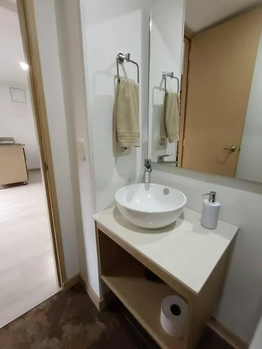 Comodo Apartamento En Laureles, Cerca Al Estadio Medellin 0*,  Colombia