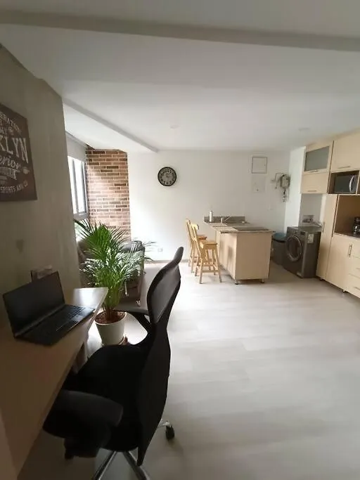 Comodo Apartamento En Laureles, Cerca Al Estadio Medellin Apartment